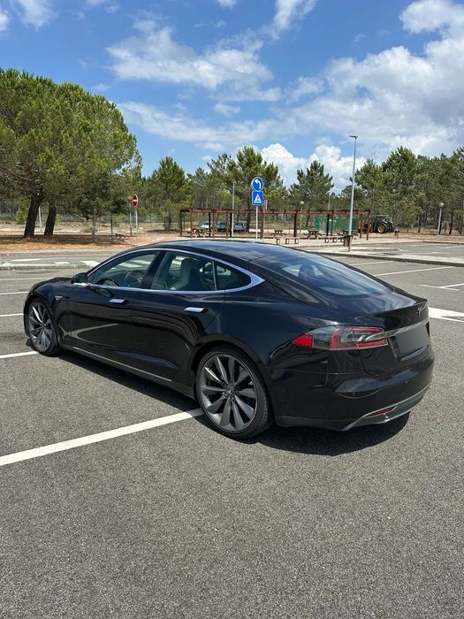 Tesla Model S 85D AWD