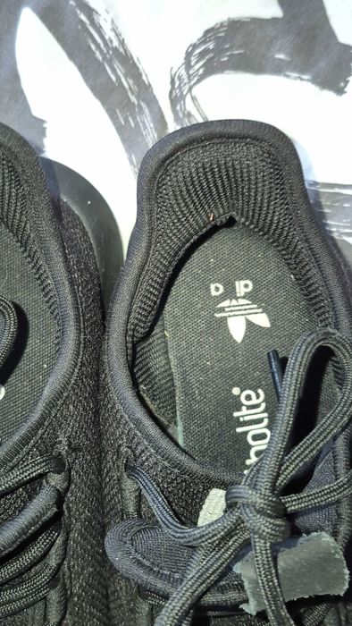 Ténis pretos addidas