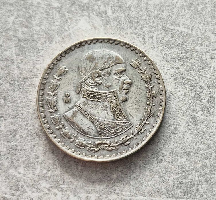 447) MEKSYK srebro - 1 Peso - 1962 r.