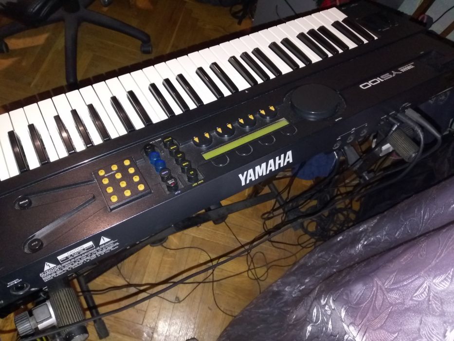 yamaha dx7 - Купить музыкальные инструменты - Цена на OLX.ua