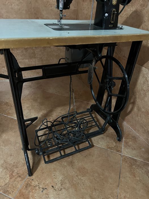 Maquina de costura singer e refrey