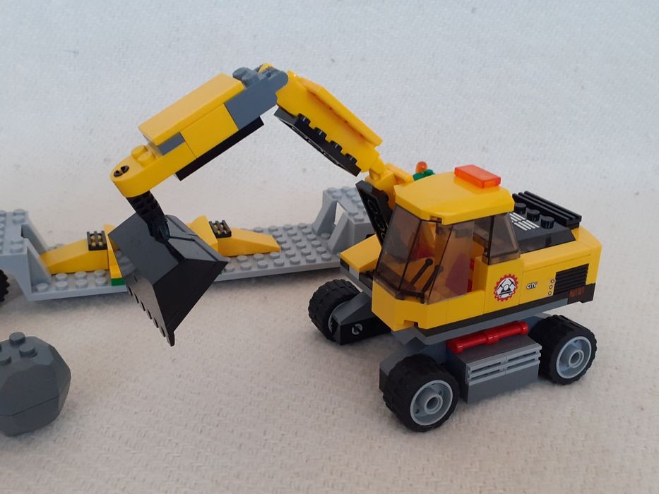 Lego City 4203 - Koparka z transporterem