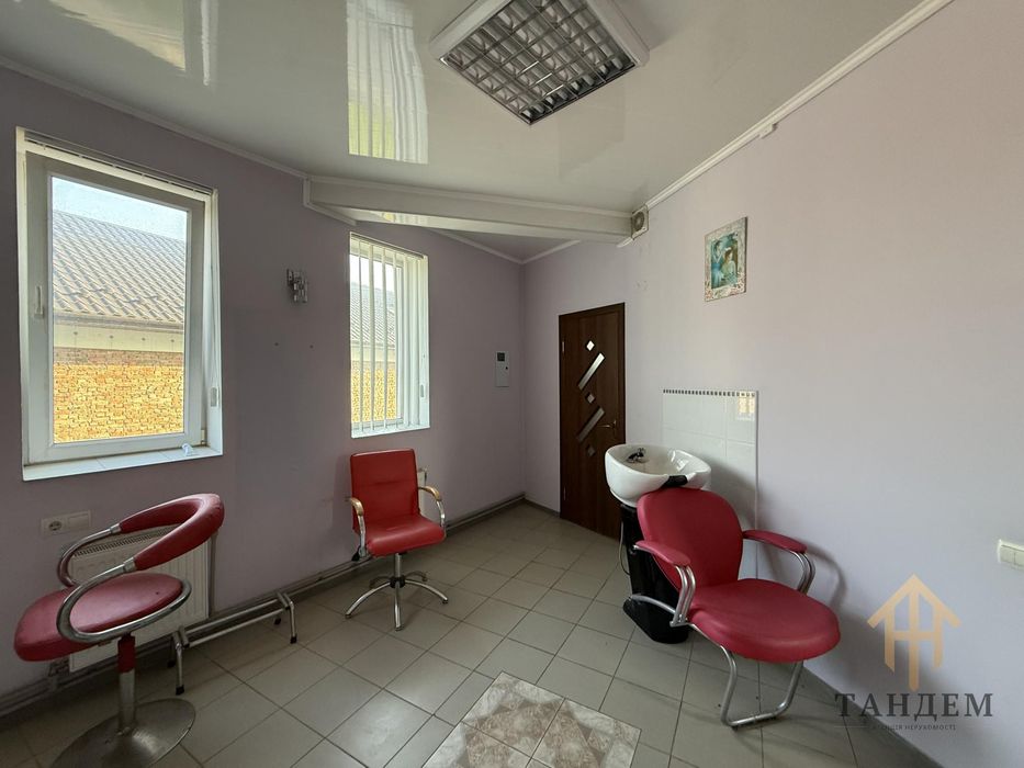 Продаж фасадного приміщення в Смиківцях (біля Тернополя)