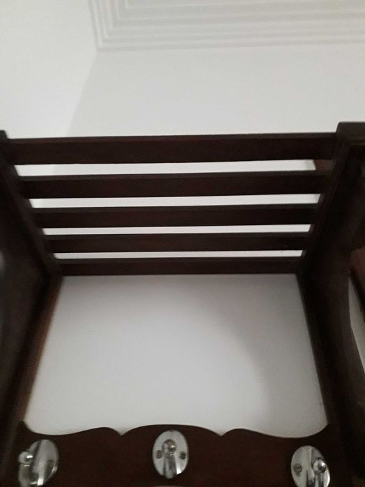 Cabide ou bengaleiro de parede