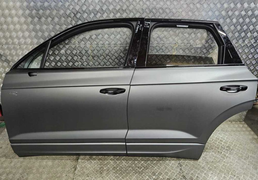 Двери правые левые передние задние VW Touareg II III Разборка