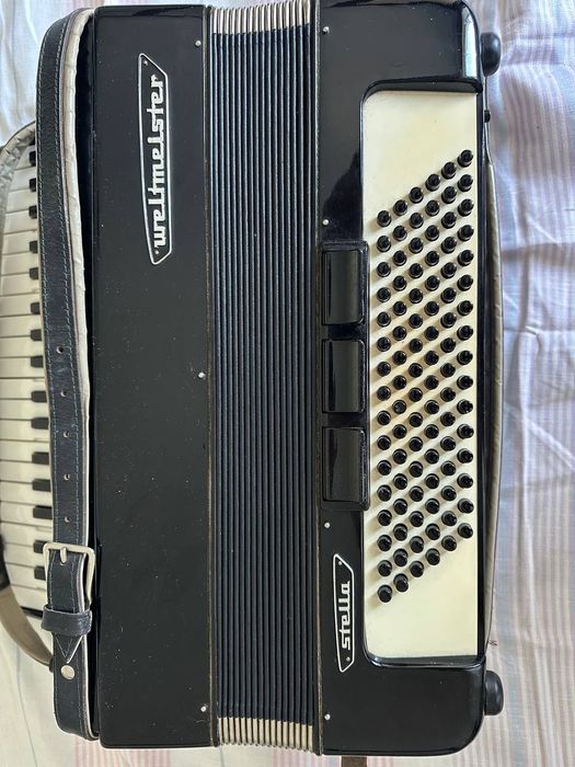 Акордеон Weltmeister Stella