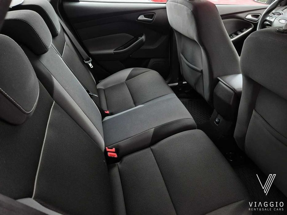 Wynajem auta Wypożyczalnia samochodów Ford Focus 1.6 TDCi 95 KM NAVI CZUJNIKI KLIMA