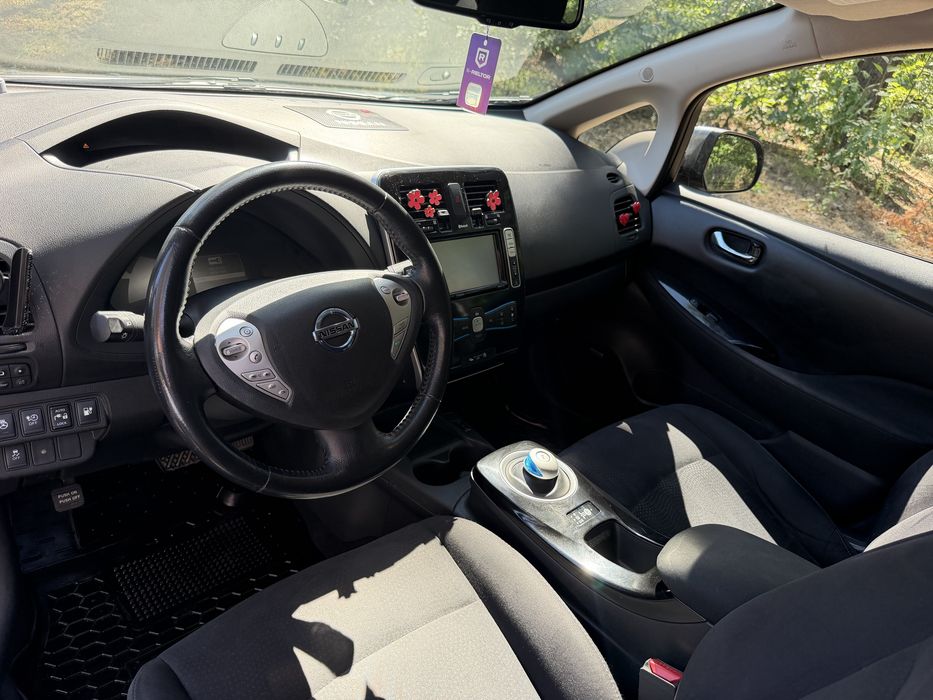Електроавтомобіль Nissan Leaf 2015