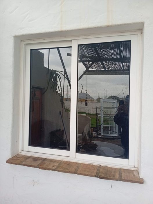 Porta e janela em alumínio