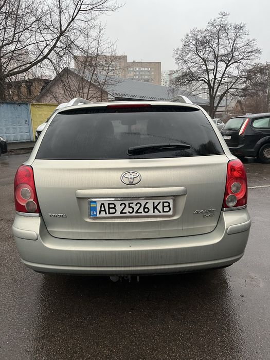 Тойота авенсіс 2007