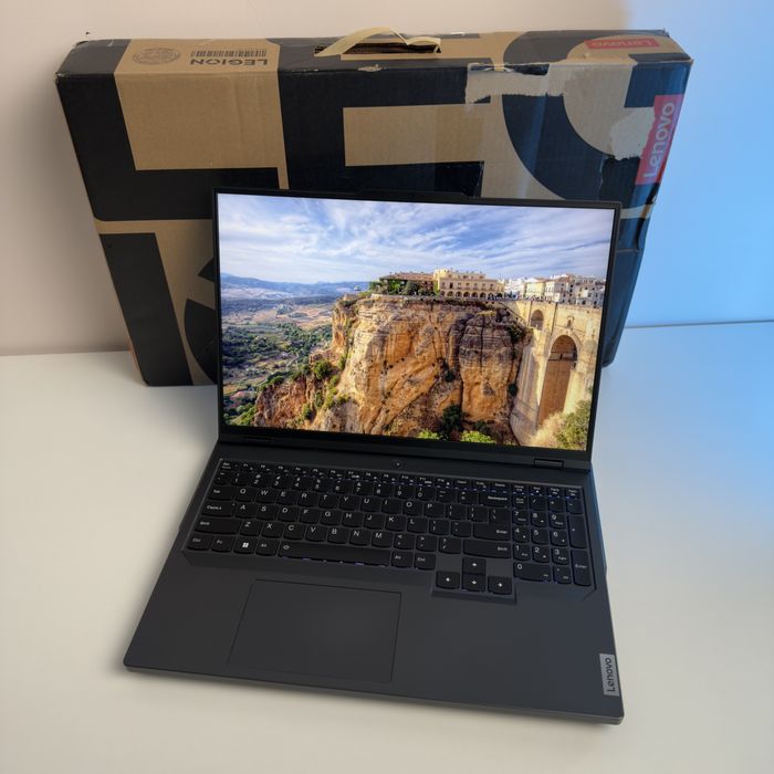 Legion Pro 5 16' QHD+ 240hz, I9-13900HX, RTX 4070, 16GB/1TB