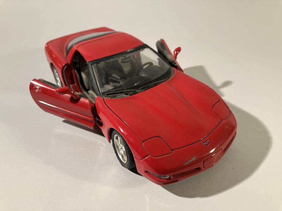 Chevrolete corvete 1997, escala 1:24