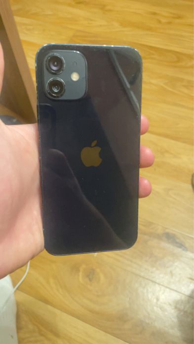 Iphone 12.