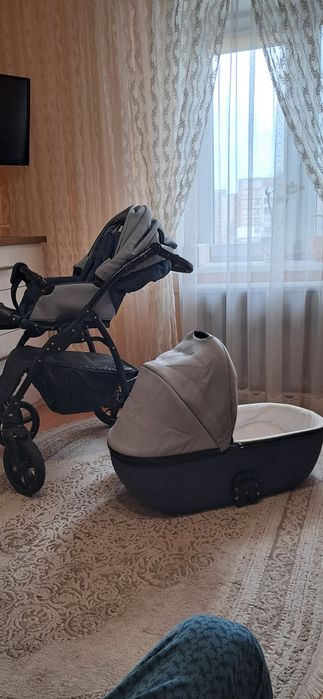 Б/У коляска для  маленьких діток