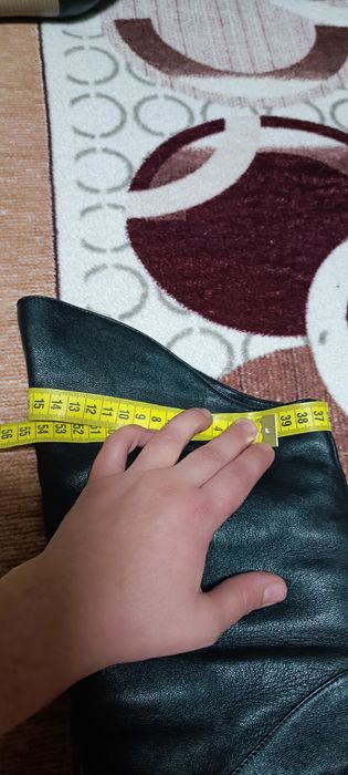 Шкіряні зимові ботфорди  37 р