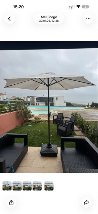 Chapéu de sol grande com base de plástico