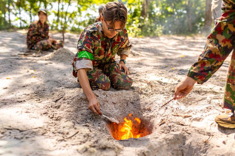 Domki w lesie nad jeziorem | Nocleg | Mrówki | Aktywna majówka 2026