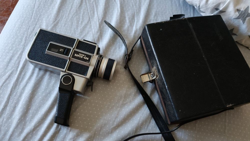 Máquina de filmar YASHICA câmera de 8 milímetros com mala de arrumação original