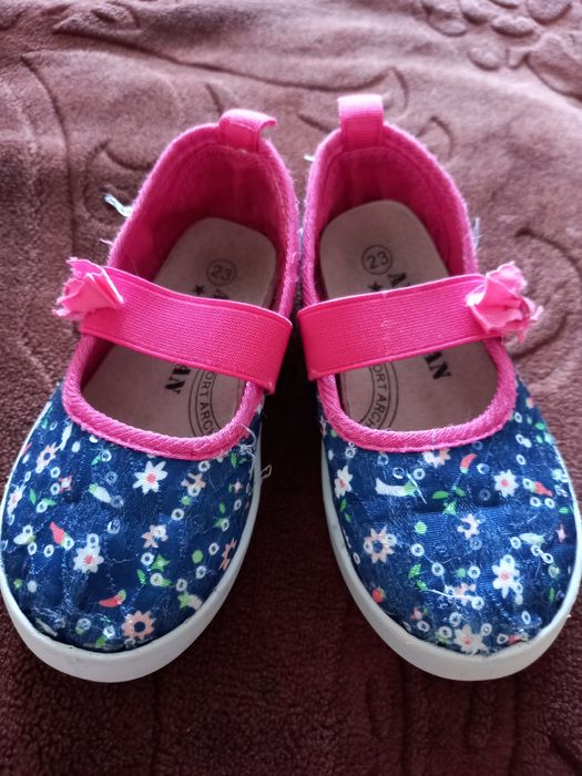 Tenisówki kapcie dziewczęce r 23