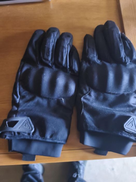 Vendo este material de motard