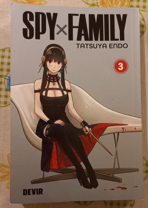Manga Spy x Family volume 3