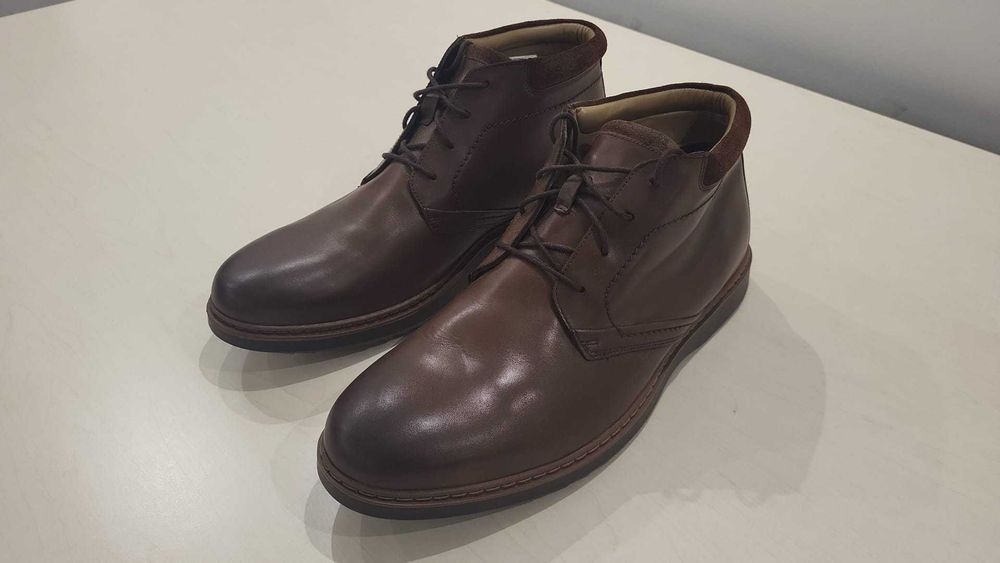 Ténis Clarks Unstructured Clássicos Castanhos - número 44