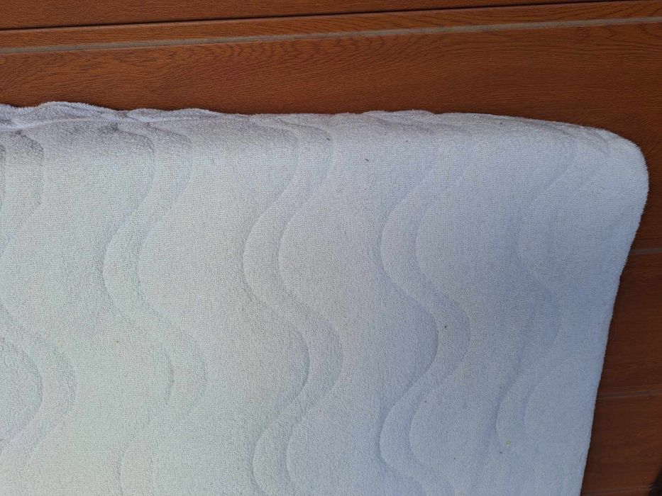 Zadbany materac w bardzo dobrym stanie 120x200