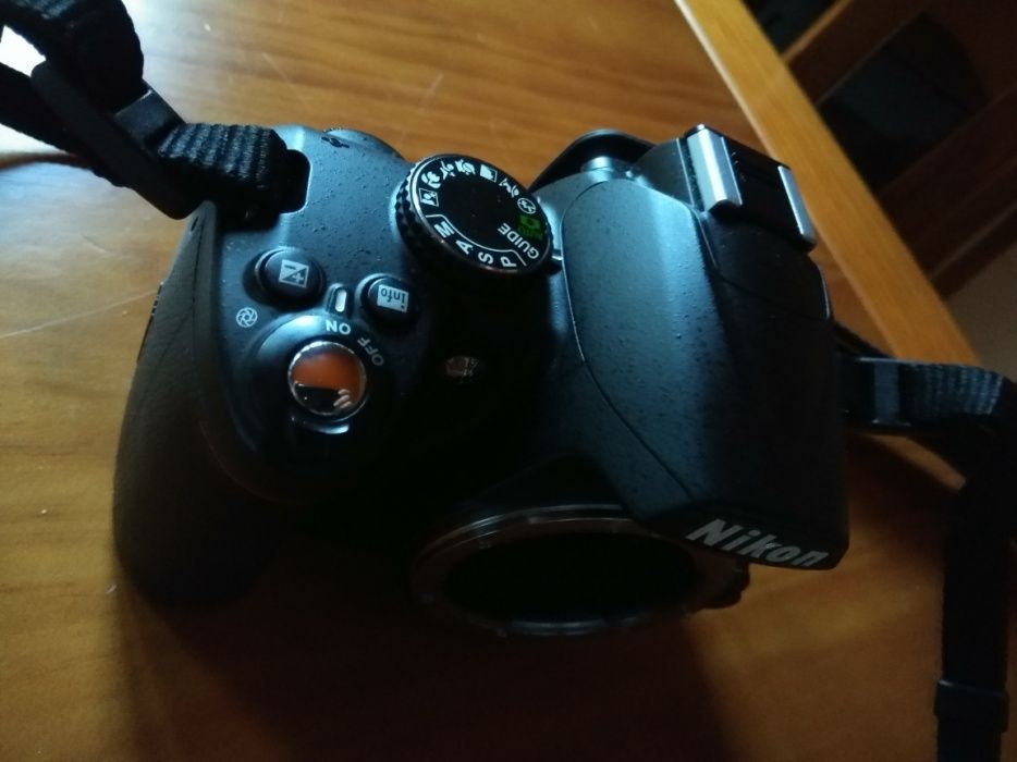 Nikon D3000 usada
