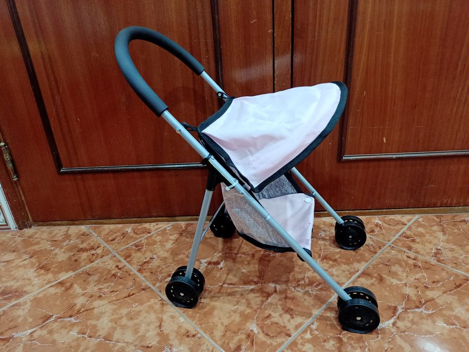 Carrinho de bonecas mais Nenuco casa quarto carro.