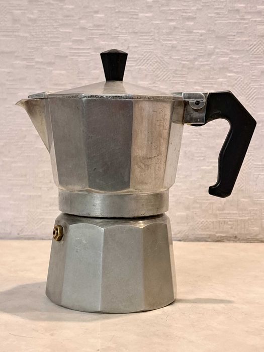 Готовим кофе. Гейзерная кофеварка.