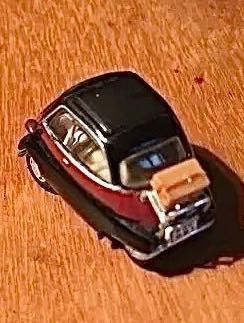BMW 300 Iseta - escala HO - antigo