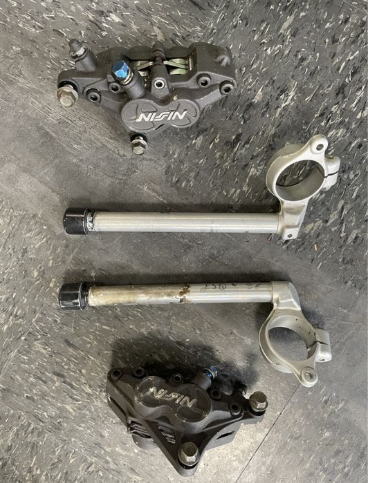 Suspensão dianteira e rodas Suzuki GSXR 750/1100 R