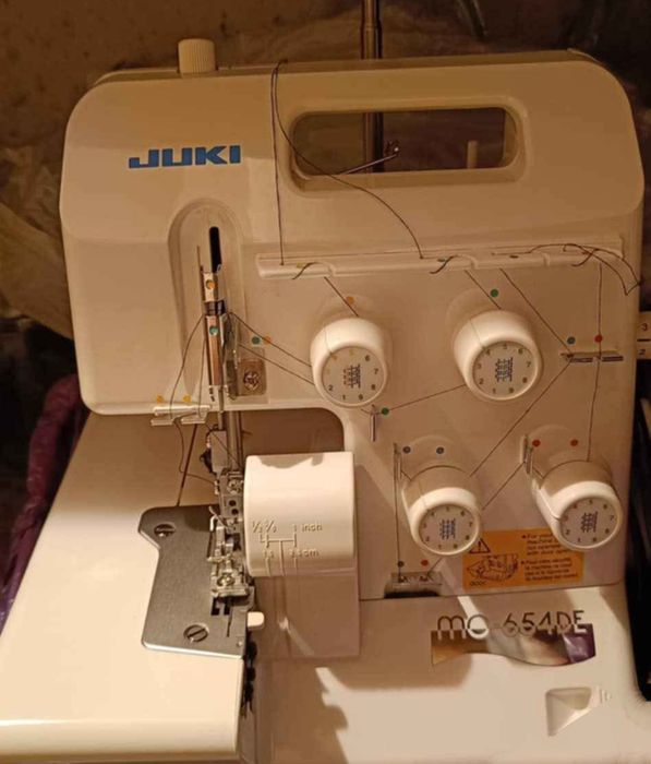 Owerlok Juka 4 nitkowy