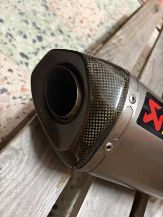 Escape Akrapovič para Kawasaki ER6N e ER6F