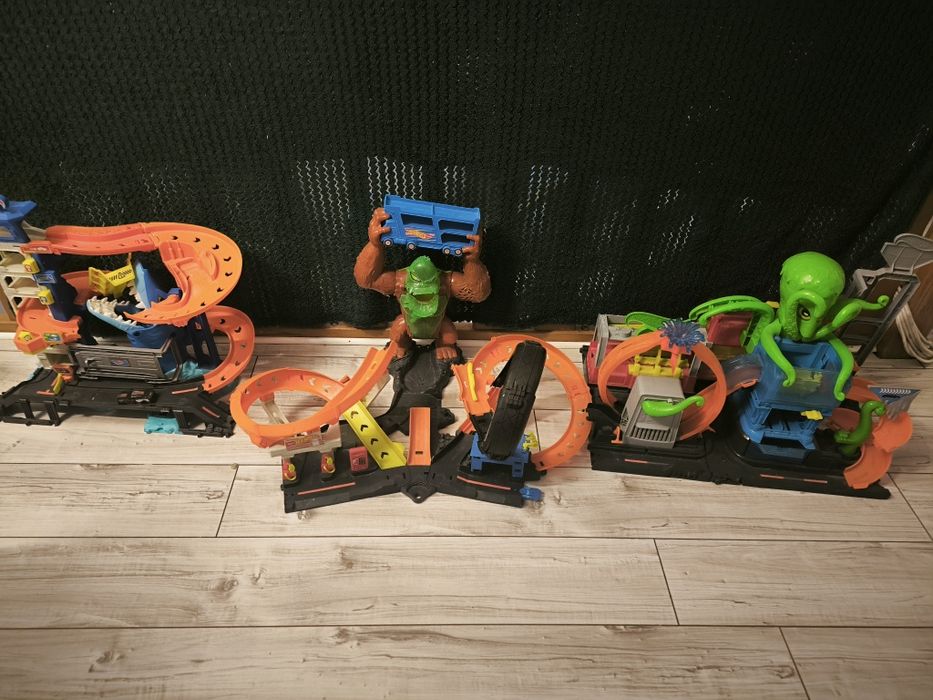 Ogromny zestaw hot wheels, atak rekina, myjnia ośmiornica, goryl