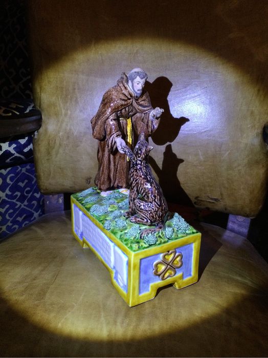 Escultura São Fransisco Bordallo Pinheiro Carimbada 27,5 cm altura