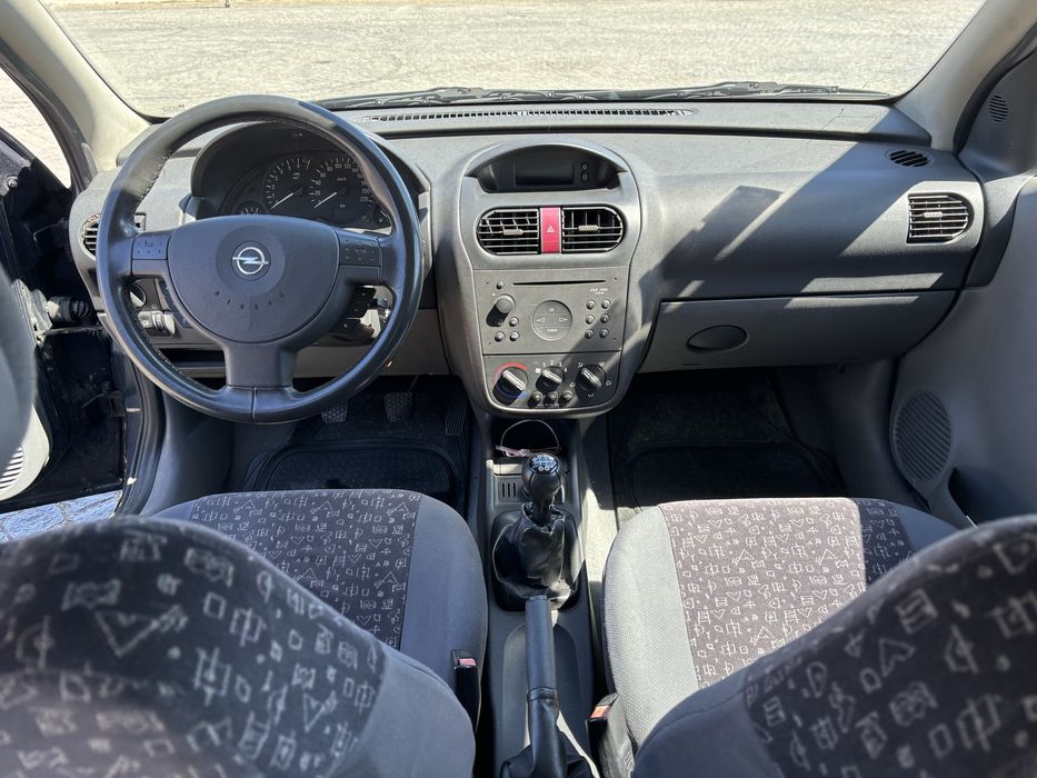 Opel corsa 1.2 Confort