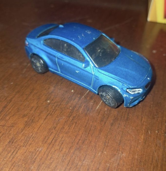 ПРОДАМ ЛЕГЕНДАРНУ Іграшкову машинку Hot Wheels 2016 BMW M2