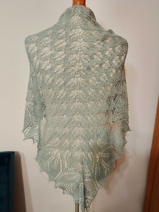 Chusta alpaka 70% + jedwab 30 %.