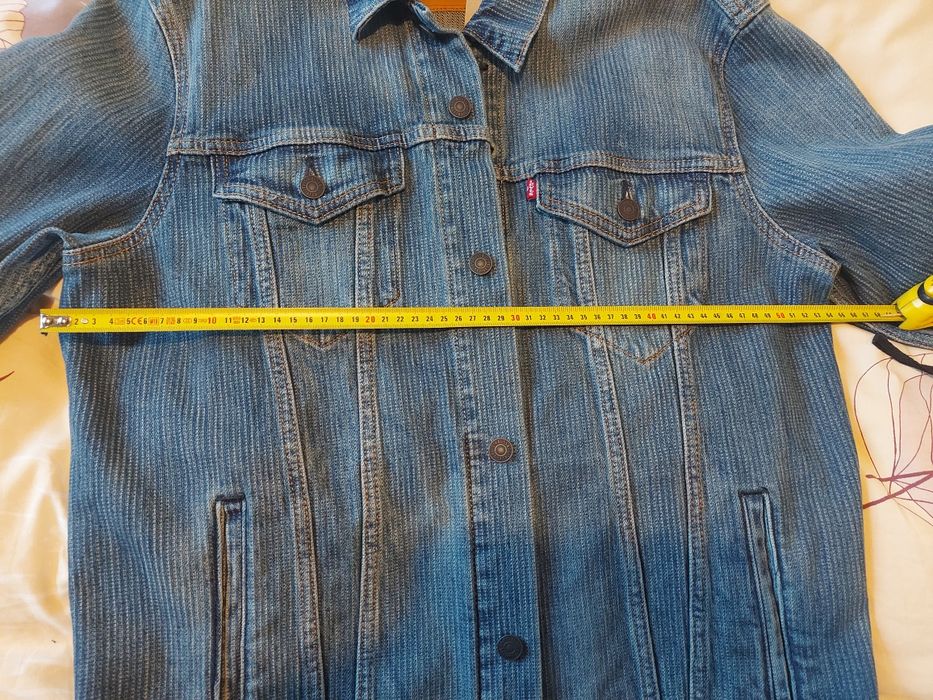 Нова куртка Levi's