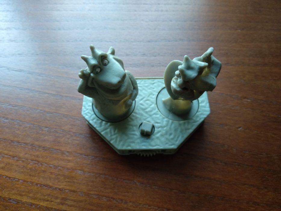 Bonecos vários bom estado