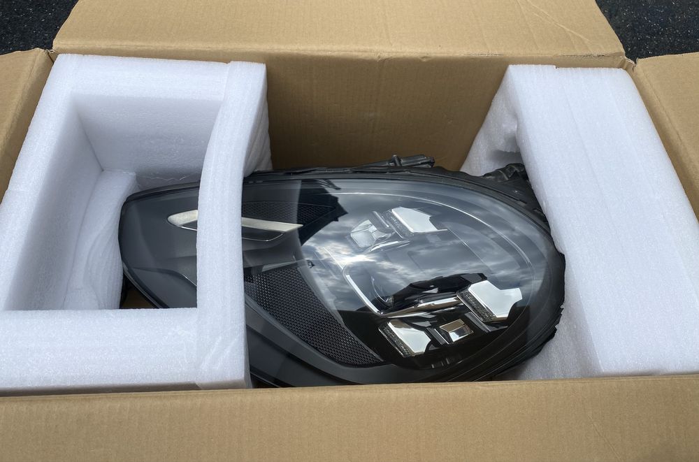 Фара ліва  L PORSCHE CAYENNE РЕСТАЙЛ 14-17 7P5941035K , 1EX 011.745-01