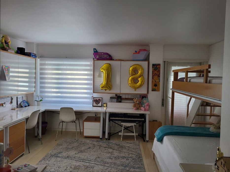 Quarto Beliche mais 2 estantes, secretárias e módulos de gavetas