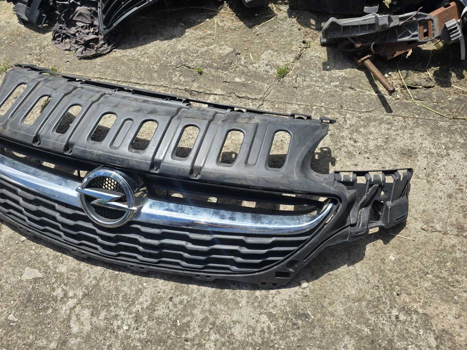 grill Opel Corsa E
