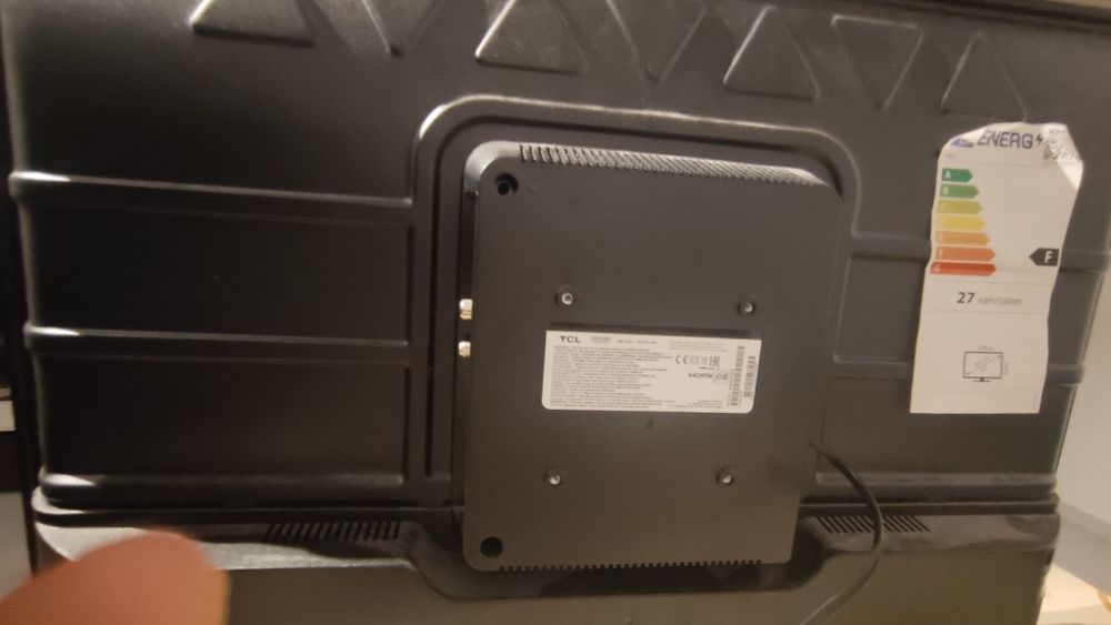 Tv tcl com a tela partida