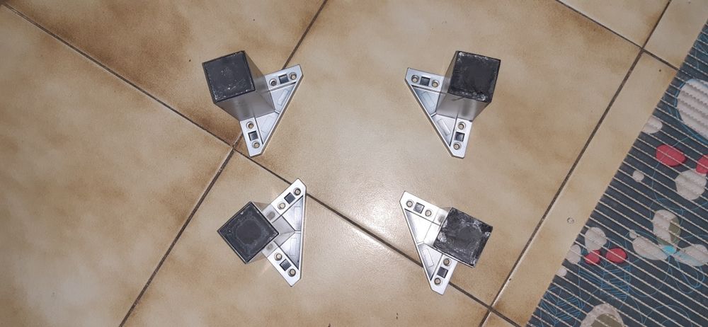 4 Pés para móveis