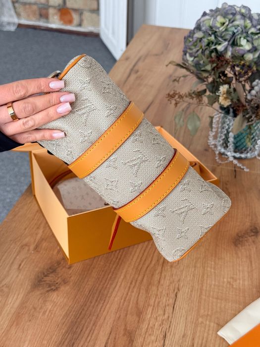 Сумка Louis Vuitton Keepall Bandouliere 25 Monogram Light Canvas 30