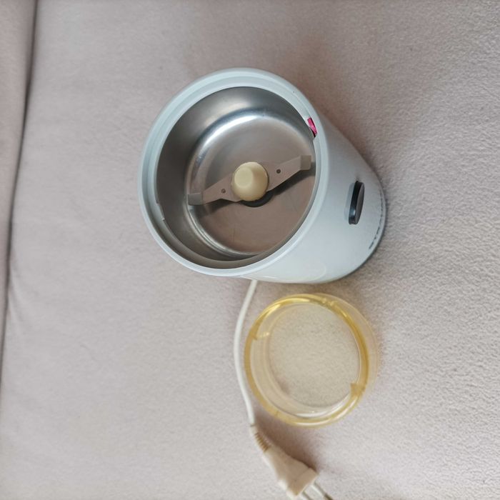 Udarowy młynek do kawy Straume z czasów PRL