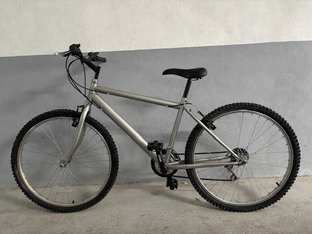 Bicicleta como nova, roda 26