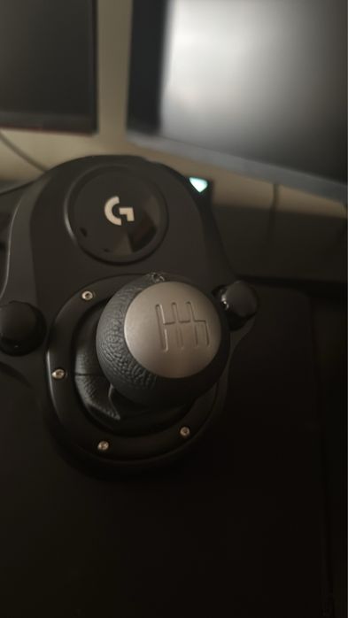 G29 Steering Wheel for PC/PS4, Unused Condition with Shifters64563869155330124